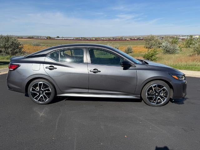 2025 Nissan Sentra SR CVT