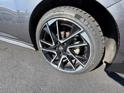 2025 Nissan Sentra SR CVT
