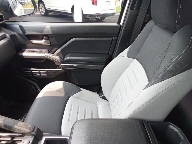 2025 Toyota Tacoma 4WD 4WD TRD Sport Hybrid Double Cab 5' Bed AT (Natl)
