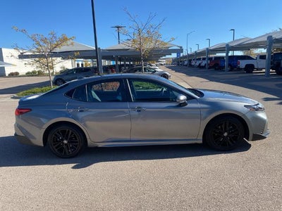 2025 Toyota Camry LE (SE)