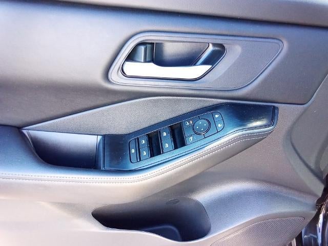 2025 Nissan Rogue AWD SV