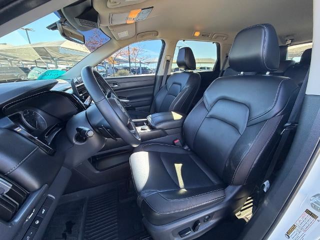 2023 Nissan Pathfinder SL 4WD