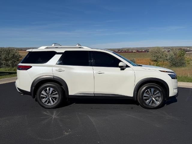 2023 Nissan Pathfinder SL 4WD