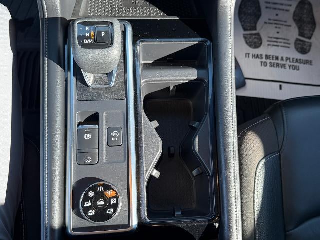 2023 Nissan Pathfinder SL 4WD