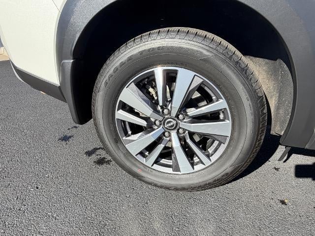 2023 Nissan Pathfinder SL 4WD