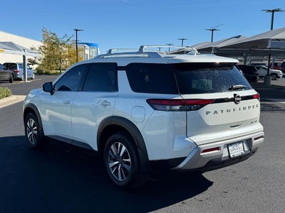 2023 Nissan Pathfinder SL 4WD