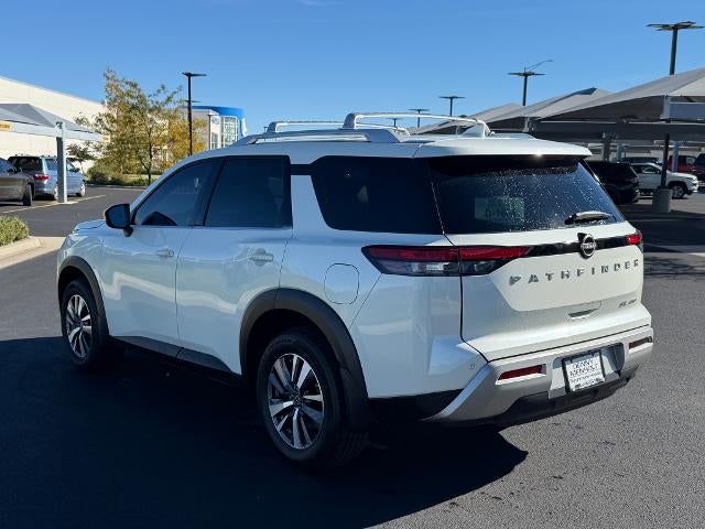2023 Nissan Pathfinder SL 4WD