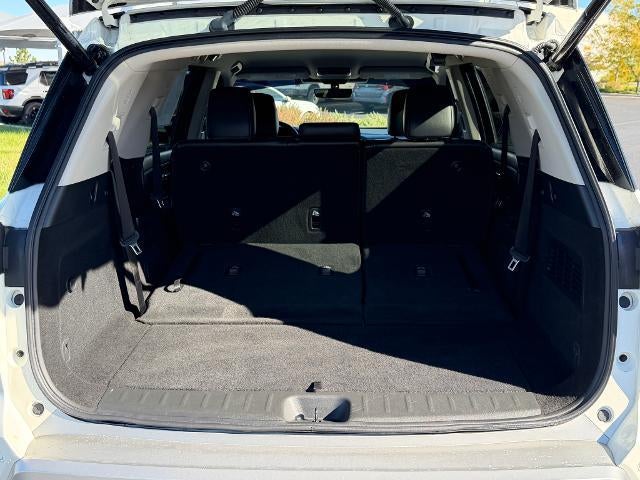 2023 Nissan Pathfinder SL 4WD
