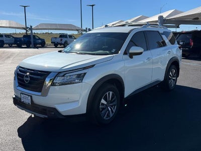 2023 Nissan Pathfinder SL 4WD