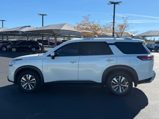 2023 Nissan Pathfinder SL 4WD