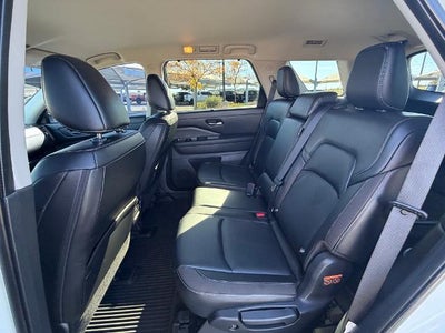 2023 Nissan Pathfinder SL 4WD