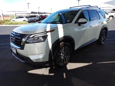 2024 Nissan Pathfinder SL 4WD