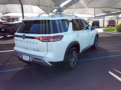 2024 Nissan Pathfinder SL 4WD