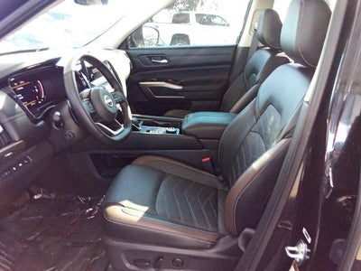 2025 Nissan Pathfinder Platinum 4WD