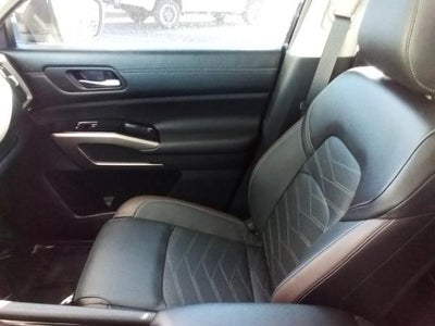 2025 Nissan Pathfinder Platinum 4WD