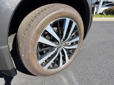 2025 Nissan Pathfinder Platinum 4WD