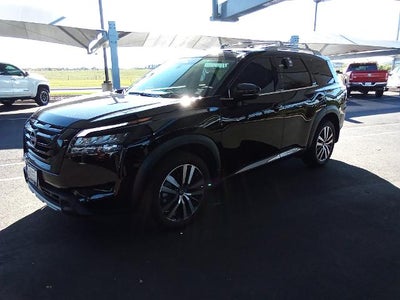 2025 Nissan Pathfinder Platinum 4WD