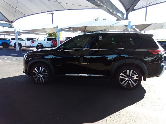 2025 Nissan Pathfinder Platinum 4WD