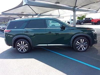 2023 Nissan Pathfinder Platinum 4WD