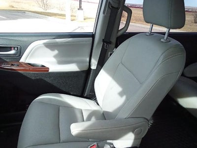 2020 Toyota Sienna XLE AWD 7-Passenger (Natl)