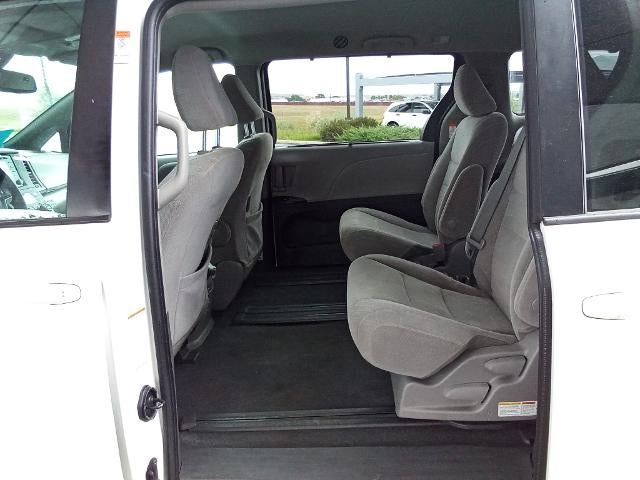 2020 Toyota Sienna LE FWD 8-Passenger (Natl)