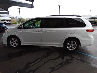 2020 Toyota Sienna LE FWD 8-Passenger (Natl)