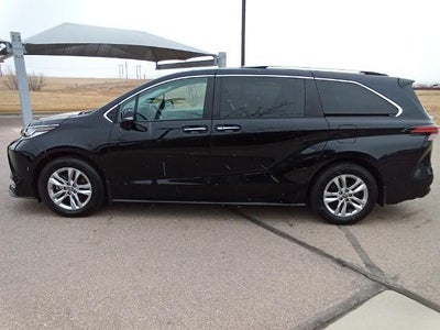2023 Toyota Sienna Limited AWD 7-Passenger (Natl)