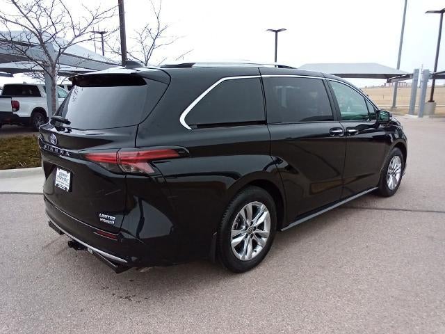 2023 Toyota Sienna Limited AWD 7-Passenger (Natl)