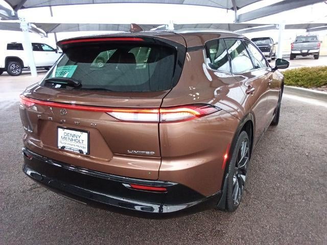 2025 Toyota Crown Signia Limited AWD (Natl)