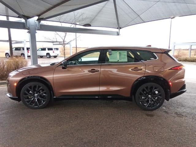 2025 Toyota Crown Signia Limited AWD (Natl)