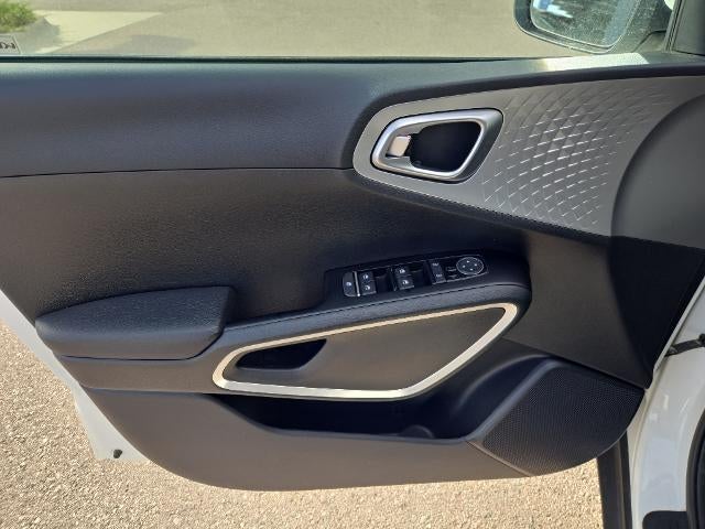 2023 Kia Soul LX IVT