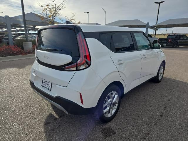 2023 Kia Soul LX IVT