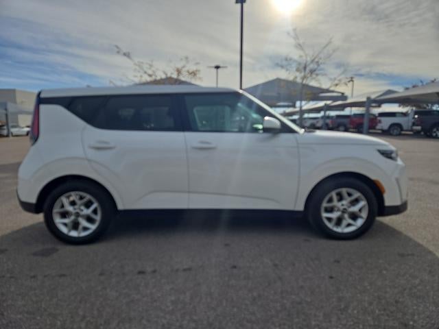 2023 Kia Soul LX IVT