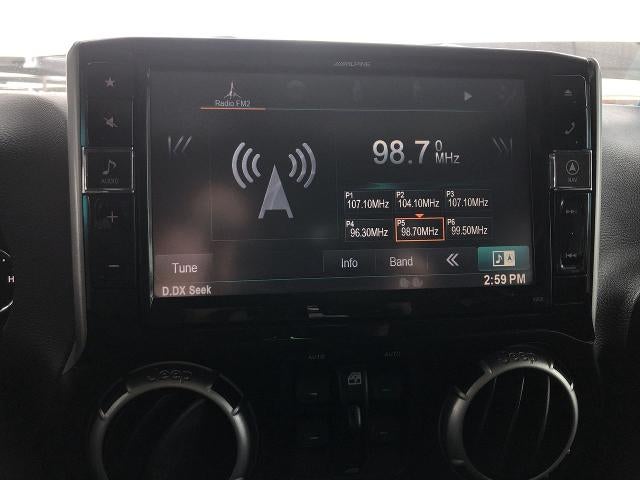 2016 Jeep Wrangler Unlimited 4WD 4dr Sahara