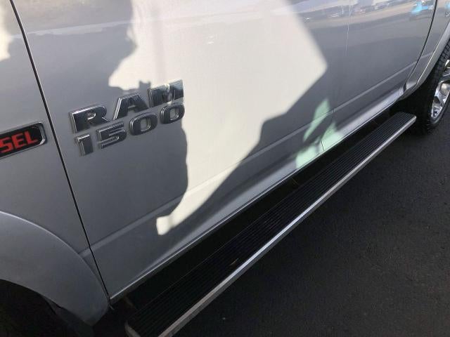 2018 RAM 1500 Laramie 4x4 Crew Cab 5'7" Box