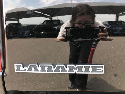 2022 RAM 1500 Laramie 4x4 Crew Cab 5'7" Box