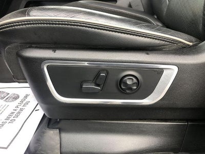 2019 RAM 1500 Laramie 4x4 Crew Cab 5'7" Box