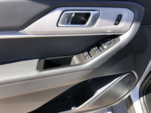 2025 Ford Explorer Active 4WD