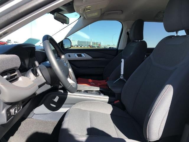 2025 Ford Explorer Active 4WD