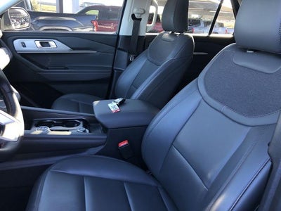 2026 Ford Explorer Active w/200A Pkg 4WD