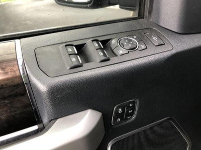 2022 Ford Super Duty F-250 SRW LARIAT 4WD Crew Cab 6.75' Box