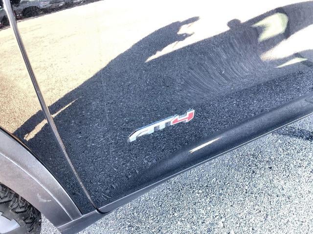 2025 GMC Acadia AWD AT4