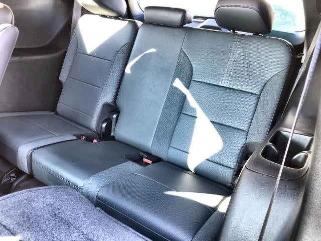 2025 GMC Acadia AWD AT4