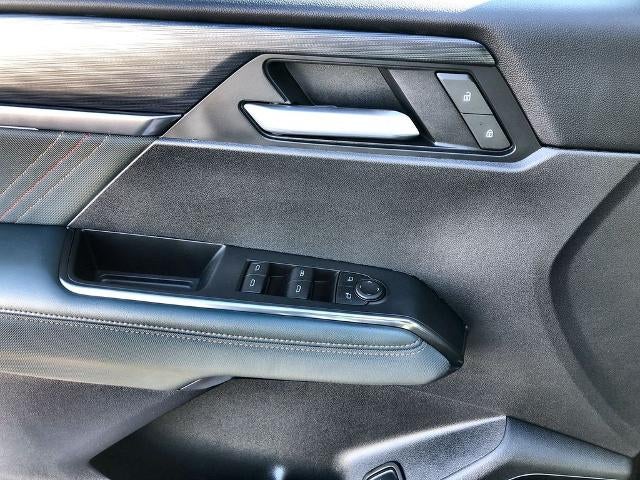 2025 GMC Acadia AWD AT4