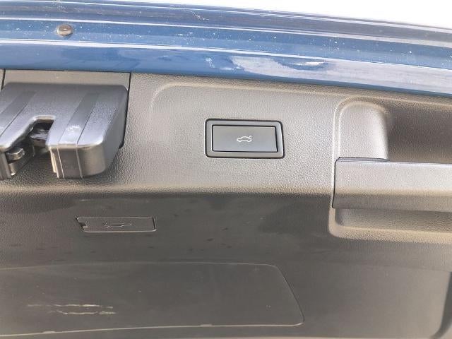 2025 Volkswagen Atlas 2.0T SE w/Technology 4MOTION