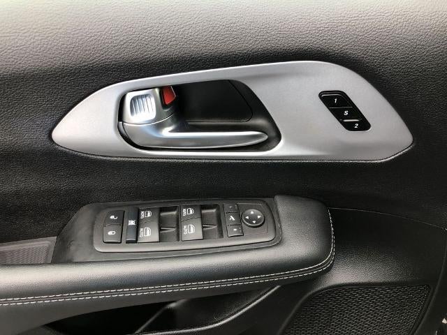 2025 Chrysler Pacifica Limited FWD