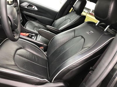 2025 Chrysler Pacifica Limited FWD