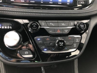 2025 Chrysler Pacifica Limited FWD
