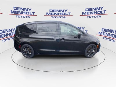 2025 Chrysler Pacifica Limited FWD