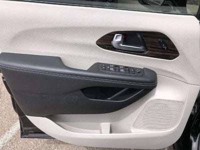 2024 Chrysler Pacifica Limited FWD